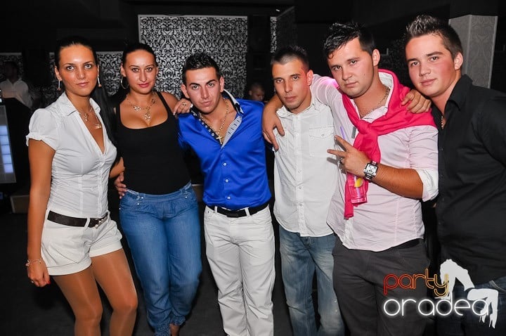 Distracţie în Life Club, 