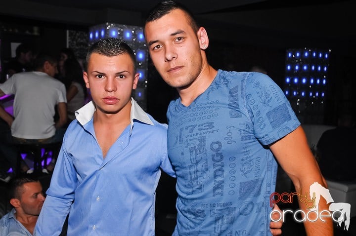 Distracţie în Life Club, 