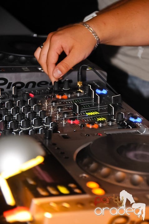 Distracţie în Life Club, 