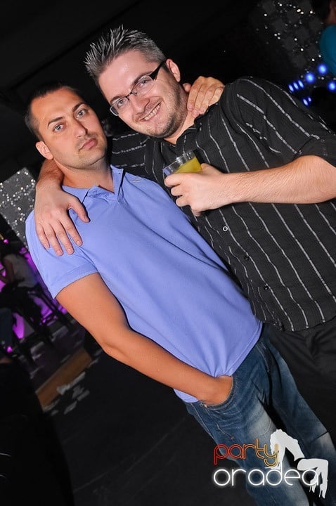 Distracţie în Life Club, 