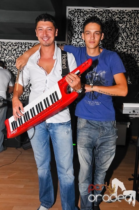 Distracţie în Life Club, 