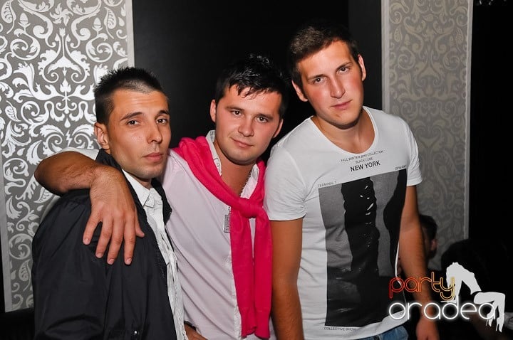 Distracţie în Life Club, 