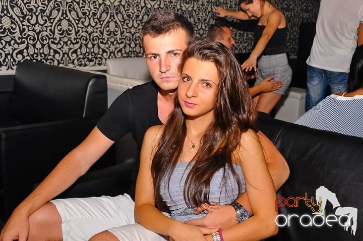 Distracţie în Life Club, 