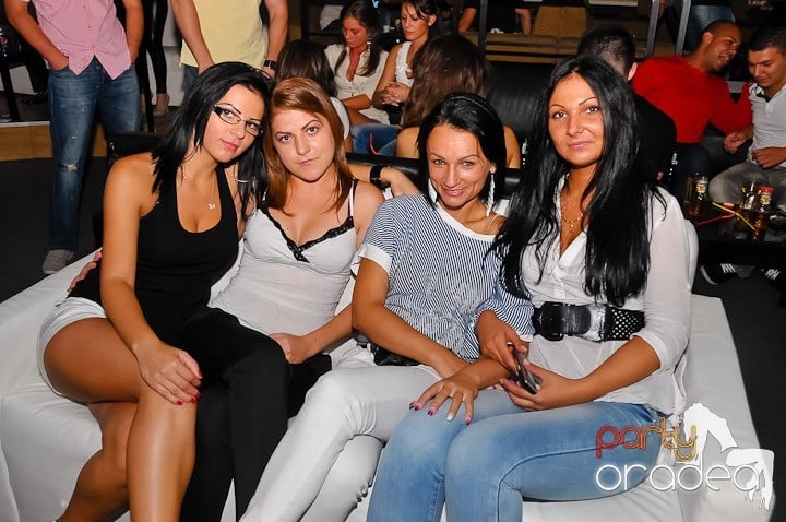 Distracţie în Life Club, 