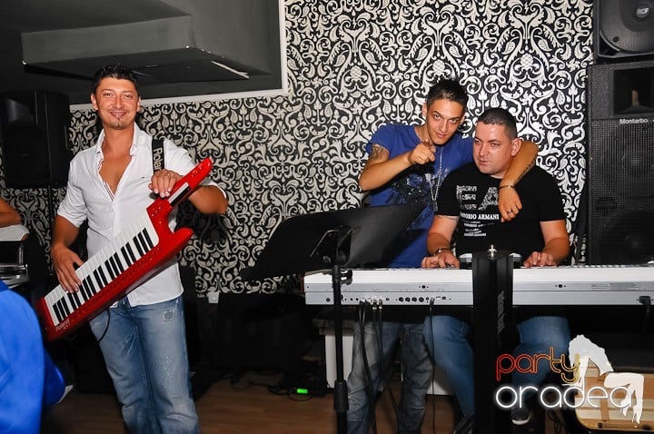 Distracţie în Life Club, 