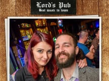 Distracţie în Lord's Pub