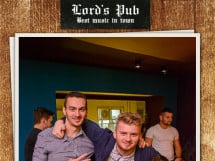 Distracţie în Lord's Pub