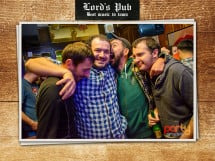 Distracţie în Lord's Pub