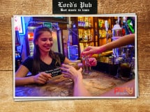 Distracţie în Lord's Pub