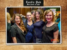 Distracţie în Lord's Pub