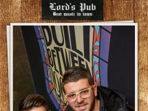 Distracţie în Lord's Pub