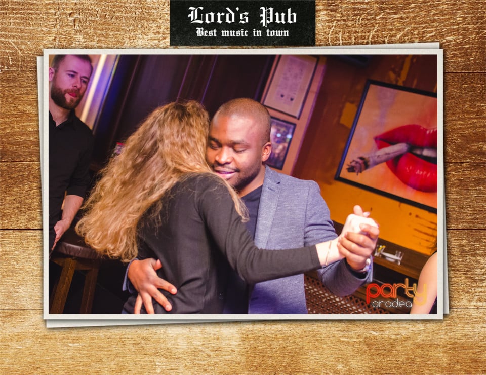 Distracţie în Lord's Pub, Lord's Pub