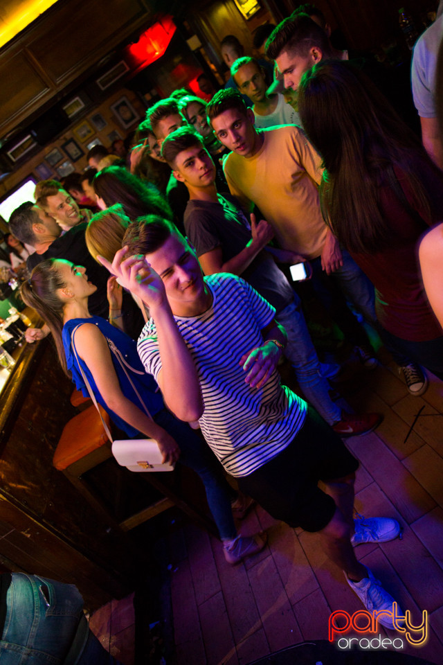 Distracție în Lord's Pub, Lord's Pub