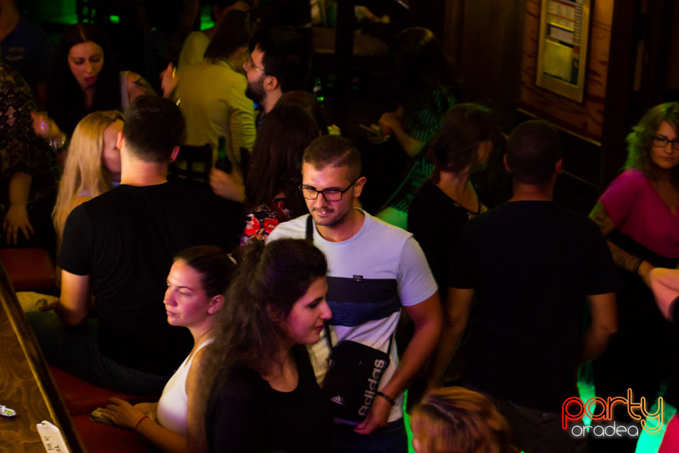 Distracție în Lord's Pub, Lord's Pub