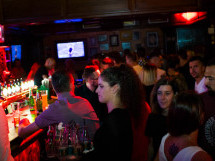 Distracţie în Lord's Pub