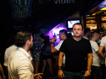 Distracţie în Lord's Pub