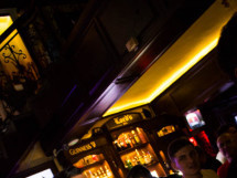 Distracţie în Lord's Pub