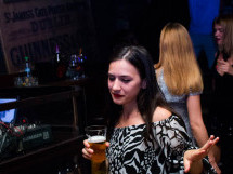 Distracţie în Lord's Pub