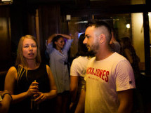 Distracţie în Lord's Pub