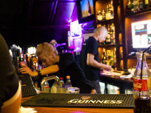 Distracţie în Lord's Pub