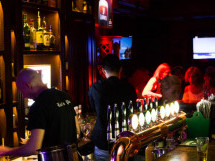 Distracţie în Lord's Pub