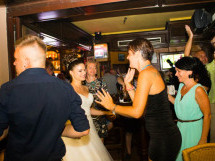 Distracţie în Lord's Pub