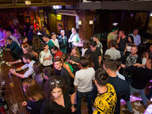 Distracţie în Lord's Pub