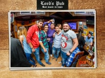Distracţie în Lord's Pub