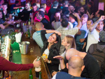 Distracţie în Lord's Pub