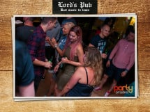 Distracție în Lord's Pub