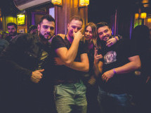 Distracție în Lord's Pub
