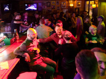 Distracție în Lord's Pub