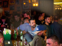 Distracție în Lord's Pub