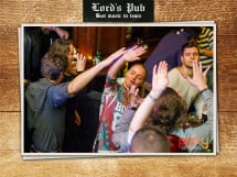 Distracţie în Lord's Pub