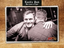 Distracţie în Lord's Pub