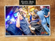 Distracţie în Lord's Pub