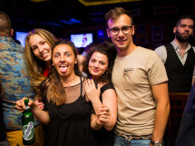 Distracție în Lord's Pub