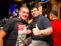 Distracție în Lord's Pub