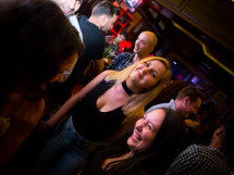 Distracție în Lord's Pub