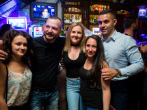 Distracție în Lord's Pub