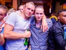 Distracţie în Window Pub