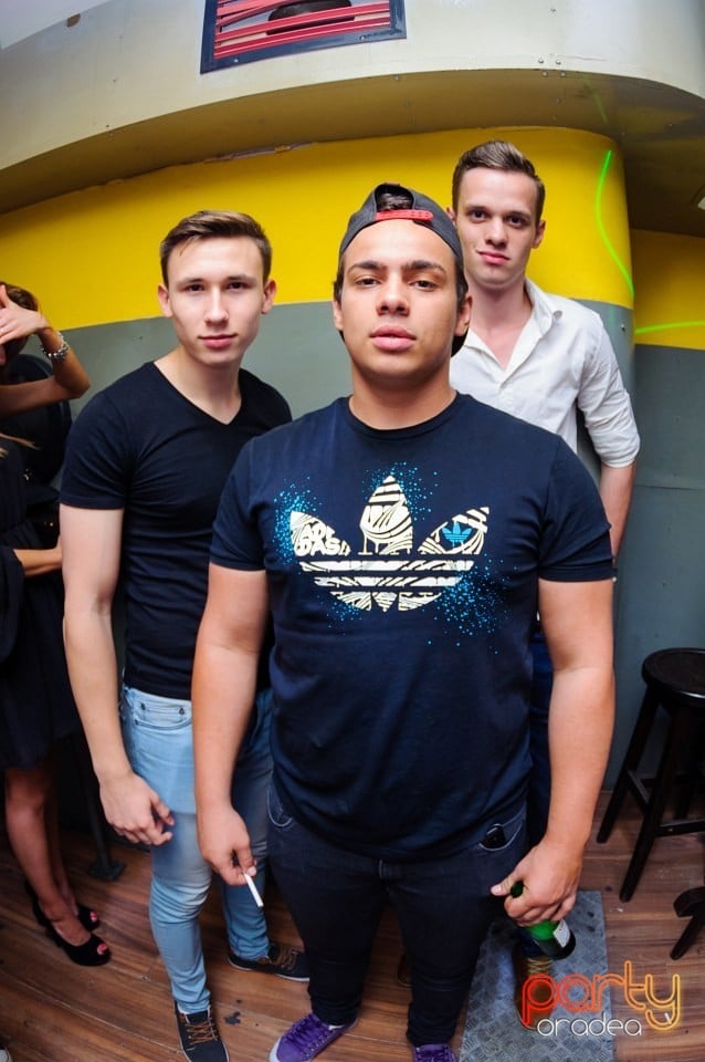 Distracţie în Yellow, 