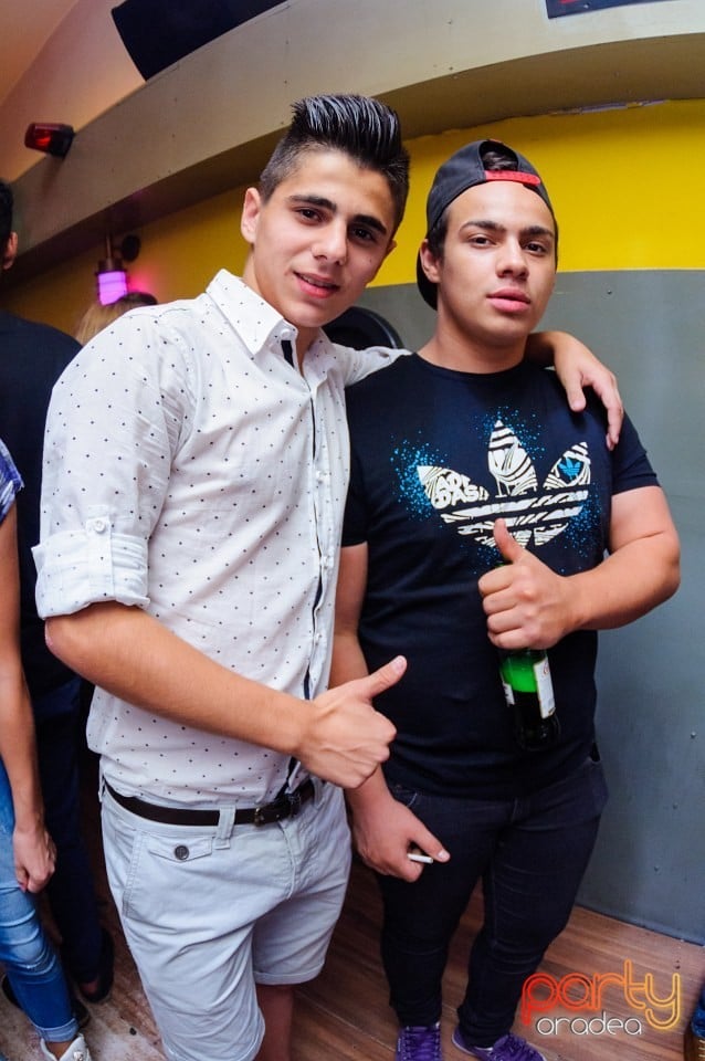 Distracţie în Yellow, 