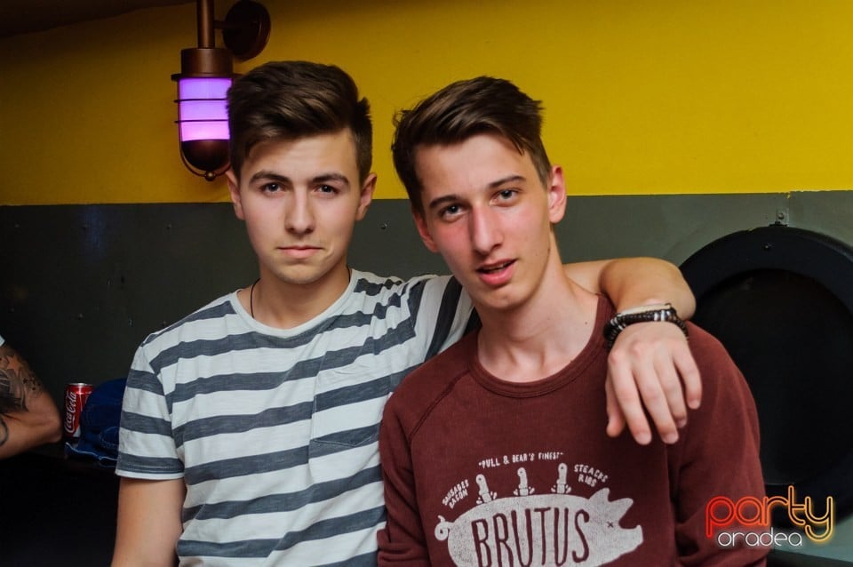 Distracţie în Yellow, 