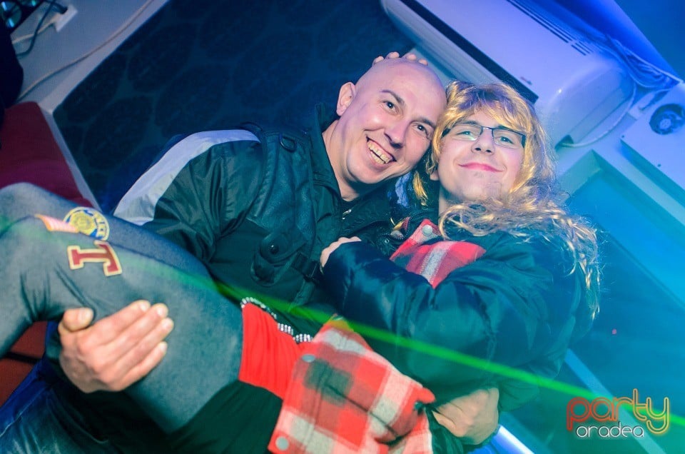 Distracţie în Zona Club,