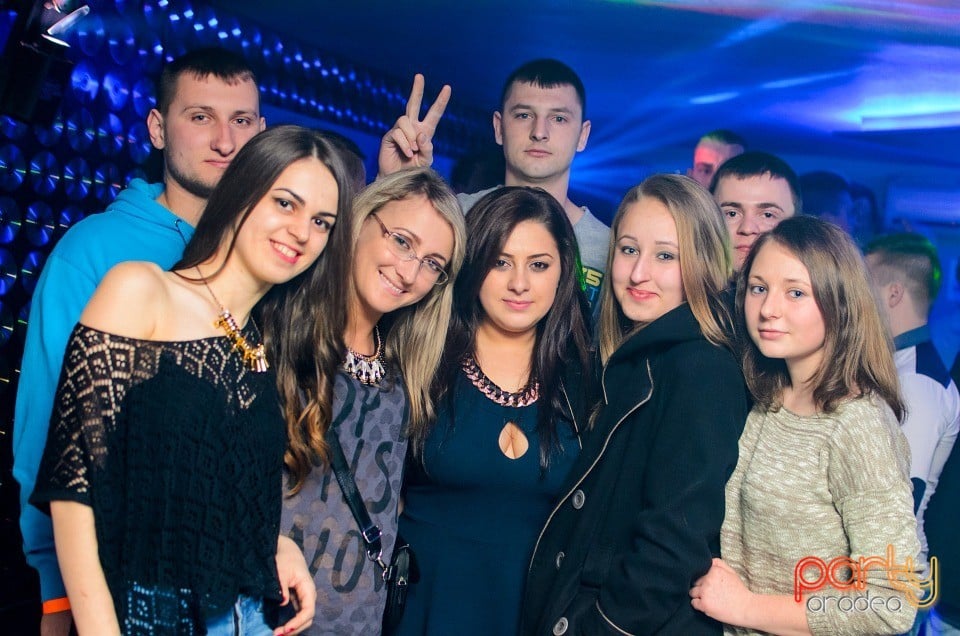 Distracţie în Zona Club,