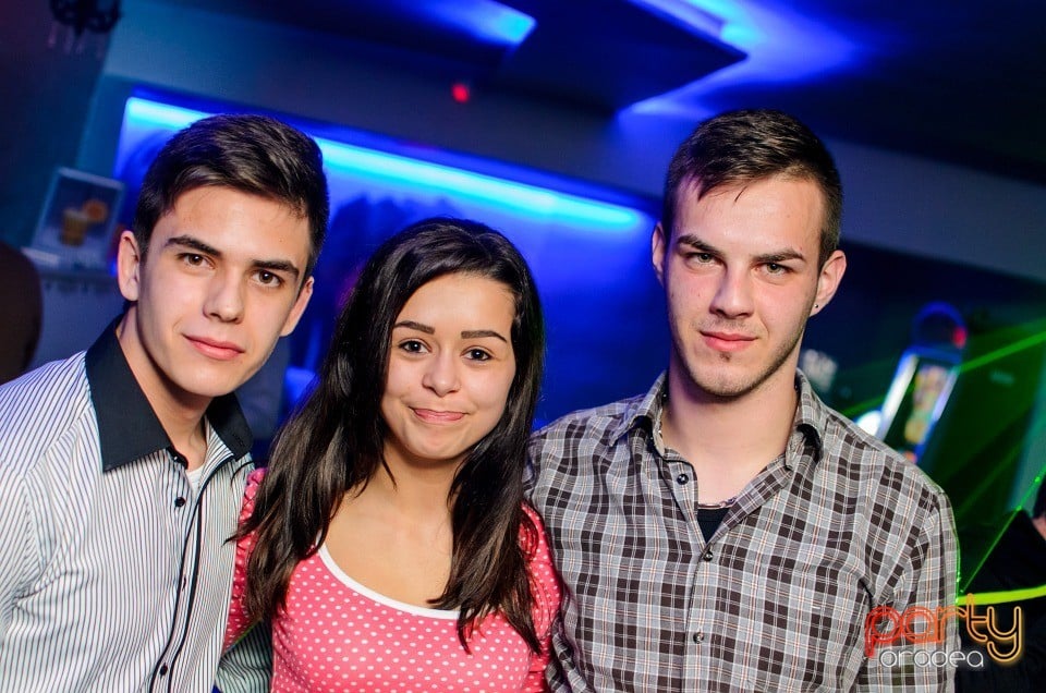 Distracţie în Zona Club,