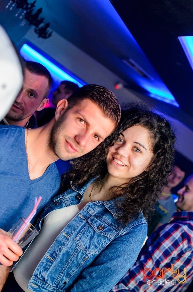 Distracţie în Zona Club,