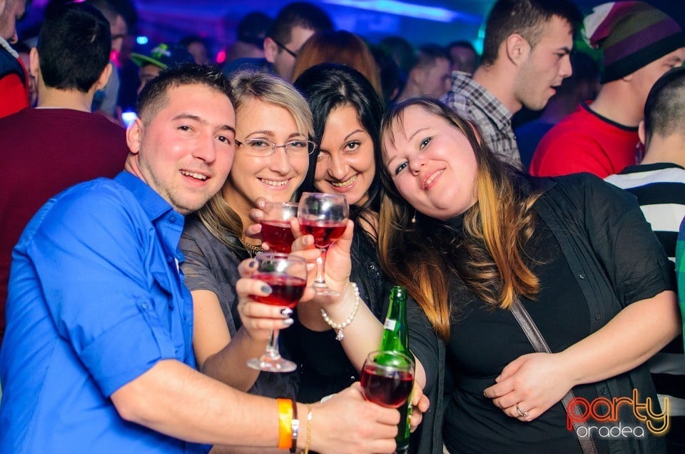 Distracţie în Zona Club,