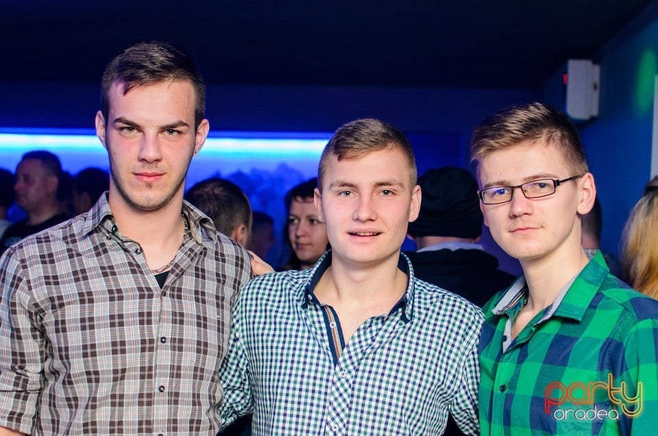 Distracţie în Zona Club,